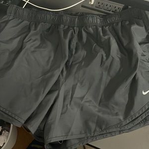 NIKE womens plus size running shorts 2x